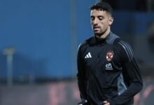 الأهلي يعاقب طاهر محمد طاهر