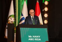 الأهلي يفاجئ هاني أبوريدة ويكشف حقيقة منع الدوليين من الانضمام للمنتخبات
