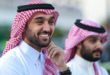 وزير الرياضة السعودي يفجر مفاجأة عن محمد صلاح